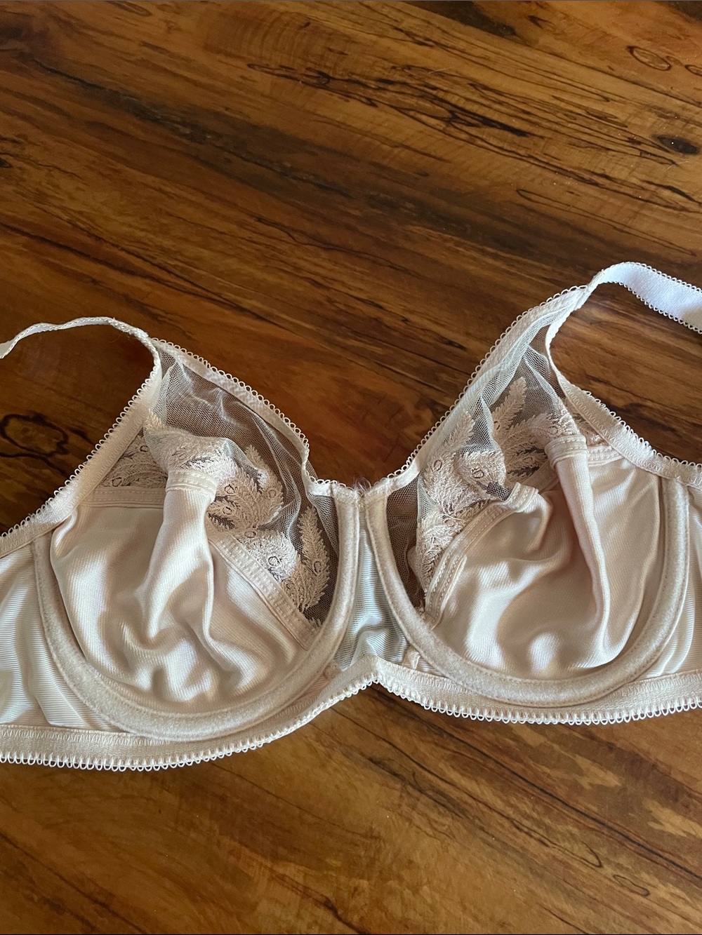 TWO 34D EUC Underwire Bras Wacoal and Wonderbra- Elegant Support - Picture 13 of 15